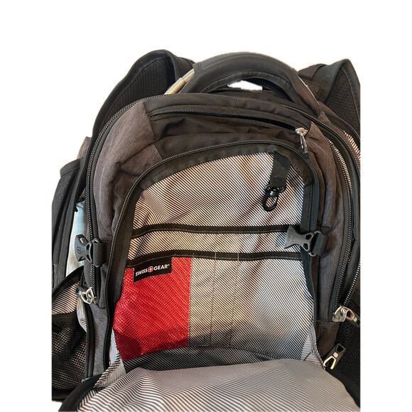 Swiss Gear Scansmart Computer Travel Backpack display picture 3